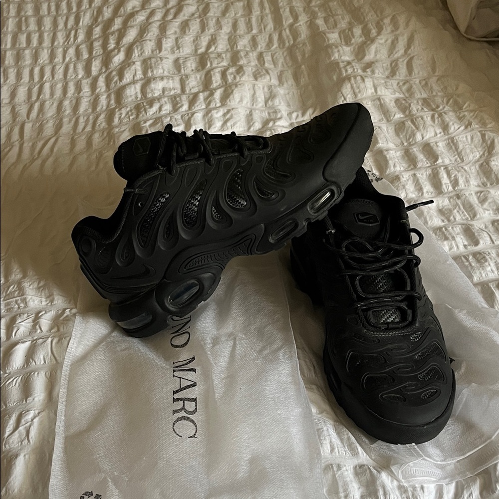 Nike Black Textured Sneakers